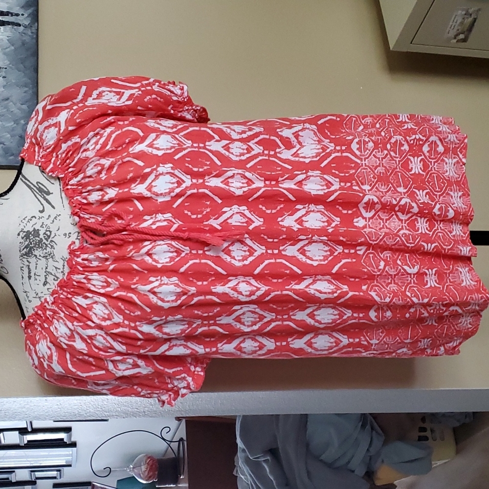 Pretty coral top